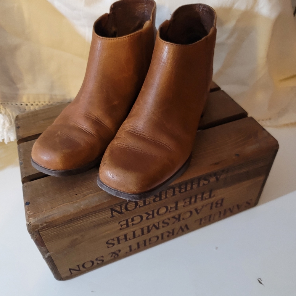 ankle boots